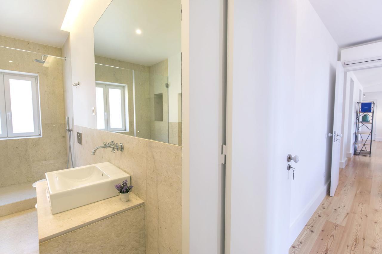 Lovelystay - Luxury Oasis In Bairro Alto Lisbon Luaran gambar