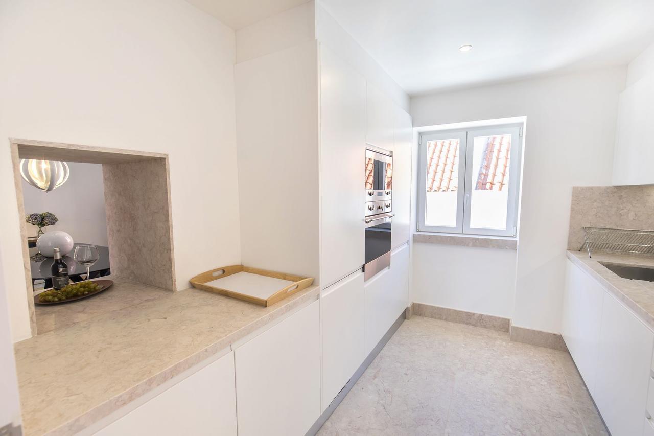 Lovelystay - Luxury Oasis In Bairro Alto Lisbon Luaran gambar